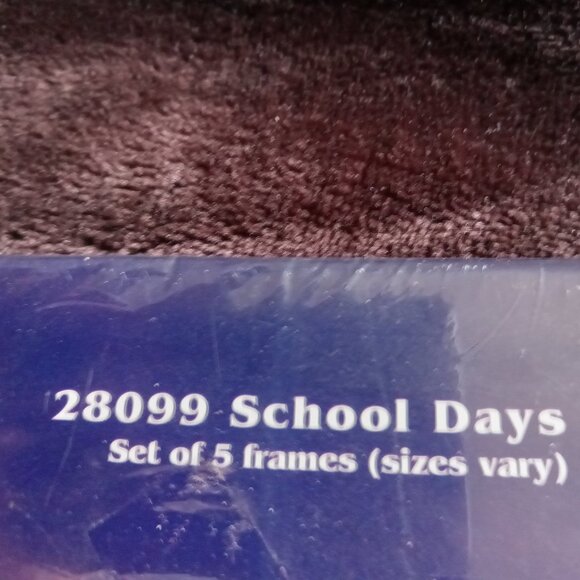 3/$35 - J & P Coats Plastic Canvas kit School Days 28099 for 5 frames - Picture 2 of 7